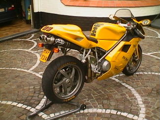 Ducati-748-nice-pics babe