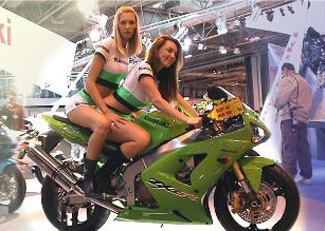 Kawasaki ZX6R babes motor girls 